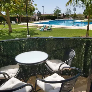 https://apartamento-con-piscina-a-pie-de-terraza.hotelsinnerja.org